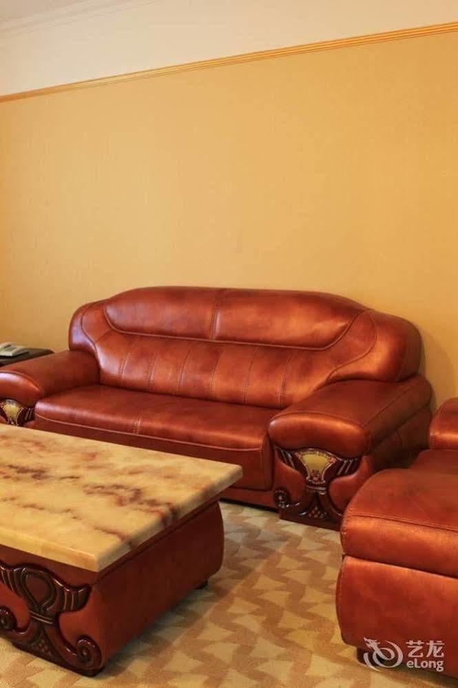 Shenyang Pangjiang Hotel エクステリア 写真